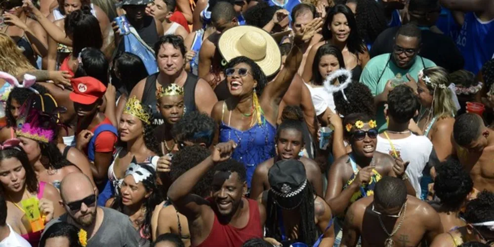 Os estados mais populosos são: São Paulo (46.289.333), Minas Gerais (21.292.666) e Rio de Janeiro (17.366.189).