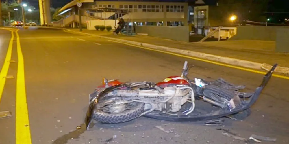 Vítima foi levada ao hospital com suspeita de fratura nas duas pernas