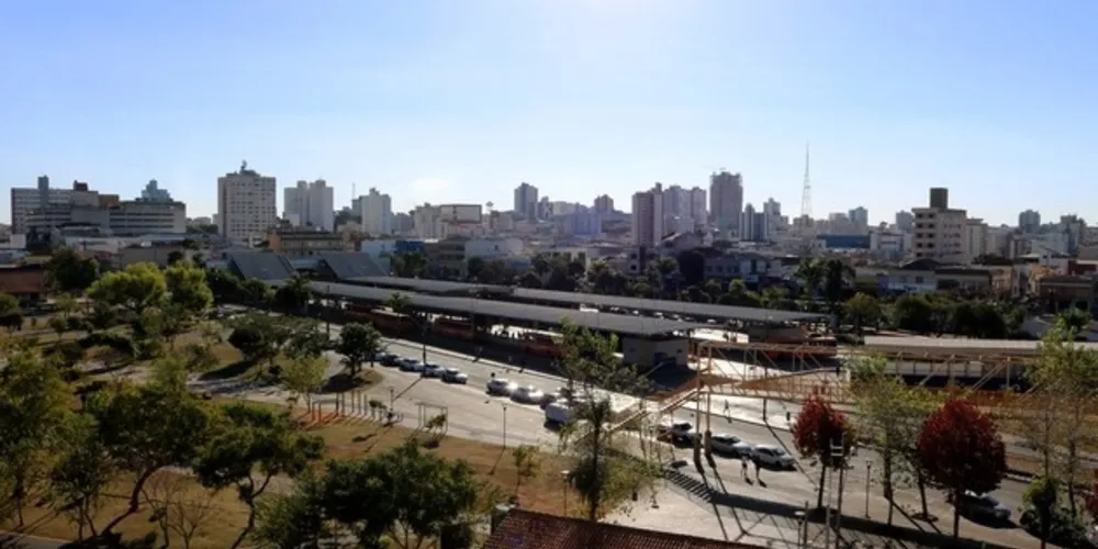 Com a atualização, a cidade contabiliza 2.884 casos confirmados, com 1.690 recuperados e 1.105 em isolamento domiciliar