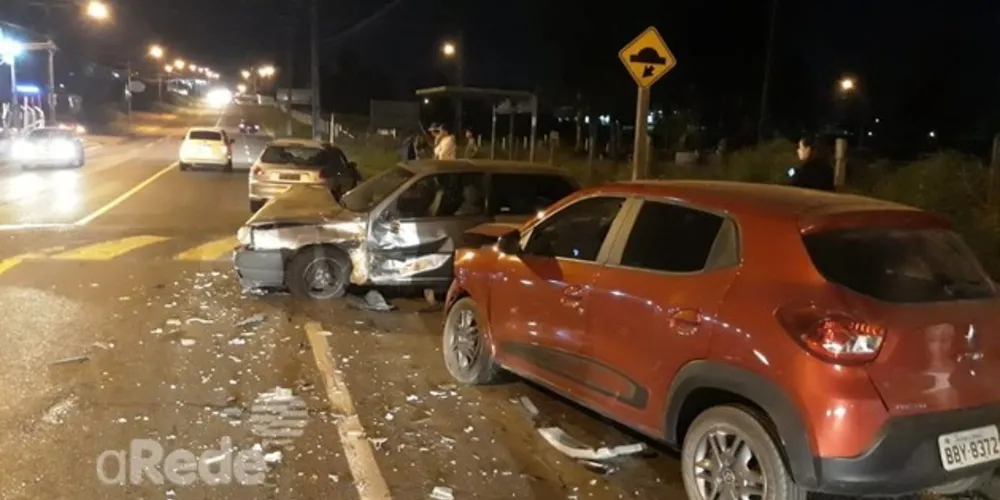 Imagem ilustrativa da imagem Batida deixa três feridos na avenida Monteiro Lobato