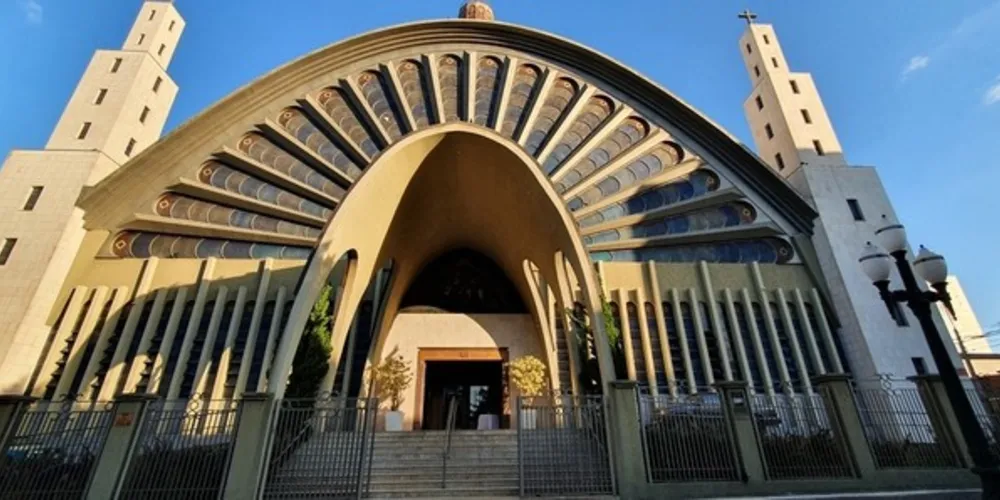 A ideia surgiu como forma de preparar a comunidade para o jubileu, unindo as famílias em oração