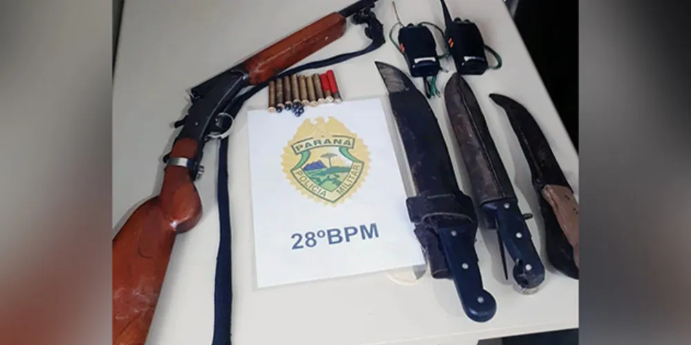 Todo o material encontrado com o grupo foi apreendido e levado até a delegacia da cidade