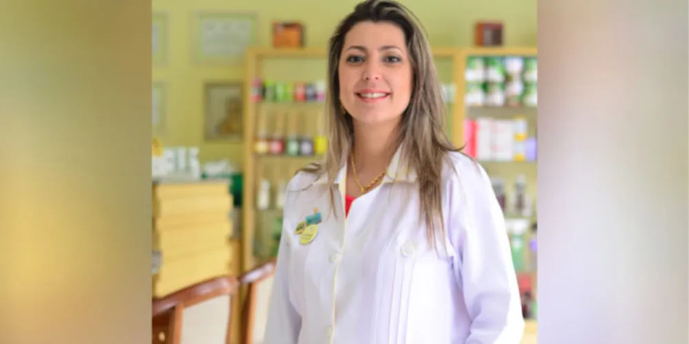EFICÁCIA 18 ANOS - Setembro é um mês especial, mês de celebrar os 18 anos da Eficácia Brasil, referência em manipulação na região dos Campos Gerais. Sob o comanda da farmacêutica Juliana Ribeiro, a Eficácia Brasil sempre trouxe na sua caminhada o DNA do conhecimento e da inovação, priorizando o bem estar de seus clientes. A Eficácia prepara inúmeras promoções para o mês de setembro. Comentaremos!