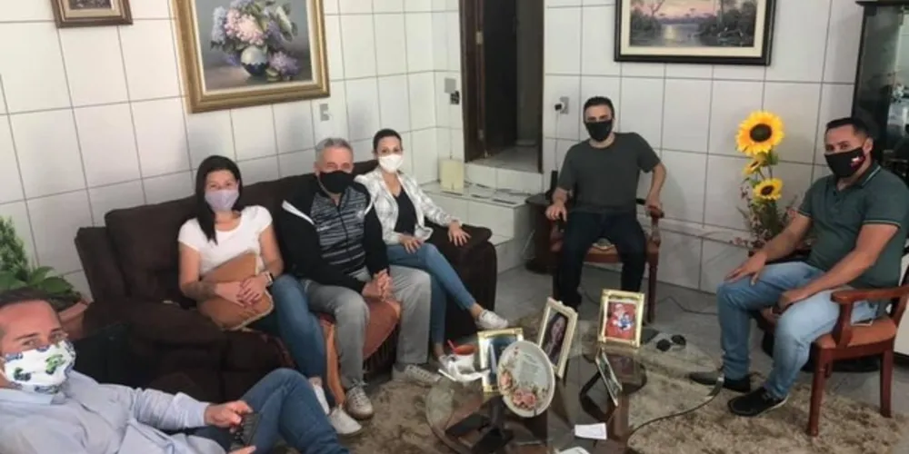 Aliel, Jocelito, Mabel, Joce e outras lideranças políticas fizeram reunião para discutir a cidade