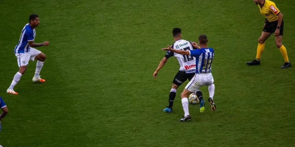 Time catarinense venceu o Fantasma por 2 a 0 e os gols foram marcados ainda na primeira etapa