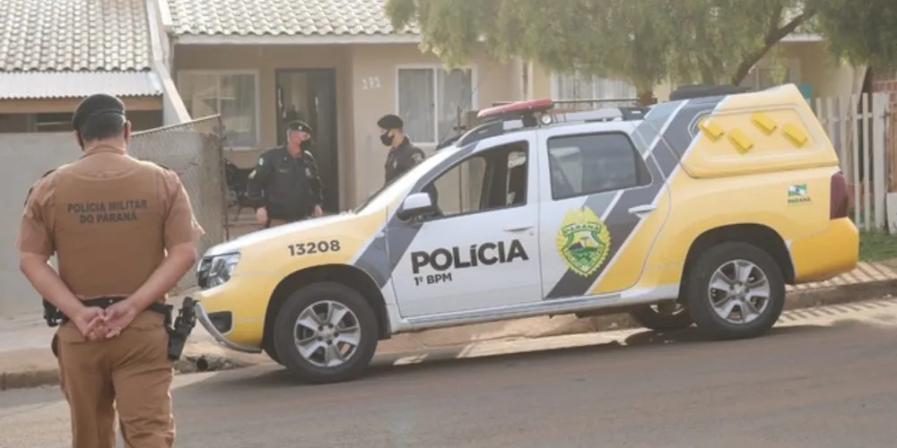 Viaturas da PM chegaram rapidamente no local do crime