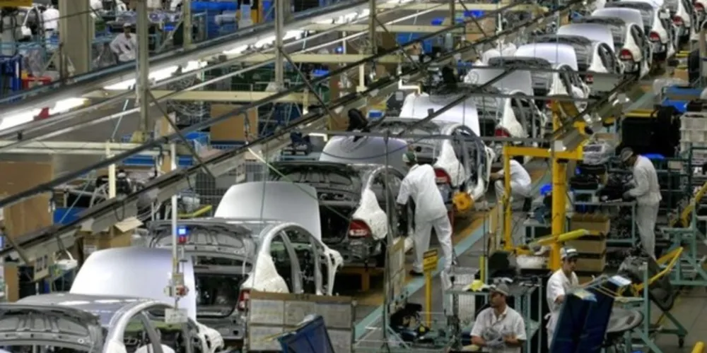 A principal alta ocorreu no setor de veículos automotores, reboques e carrocerias (43,9%). 