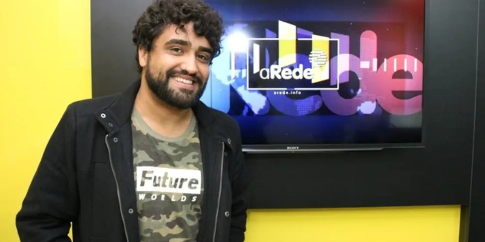 A apresentação terá como convidado da noite o humorista Alorino Junior e também contará com a presença de Iva Cristi, Alison Andrei e Pedro Geronimo. 
