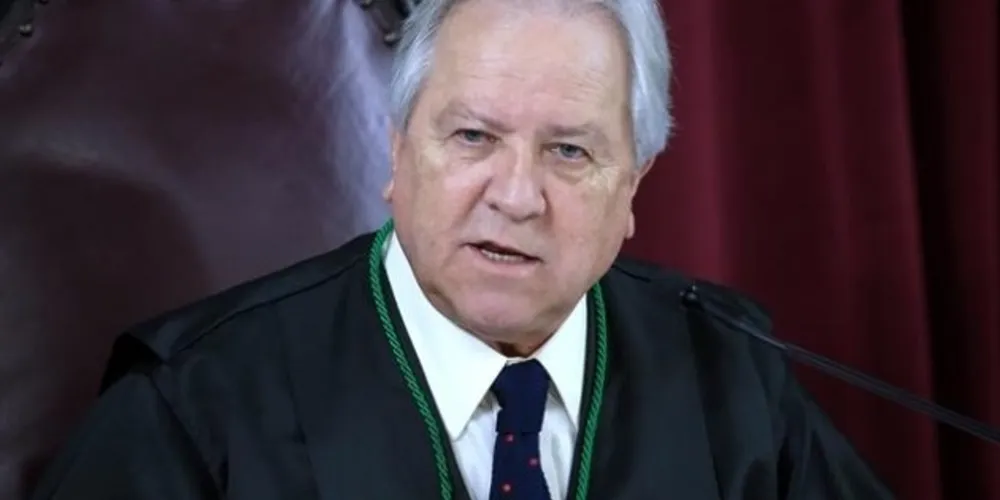 A formalização da entrega da lista foi feita pelo presidente do Tribunal de Contas, conselheiro Nestor Baptista