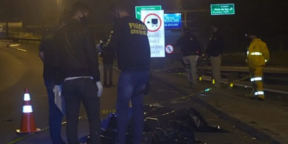 Motorista que se envolveu no acidente fugiu sem prestar atendimento. Vítima não portava documentos de identificação