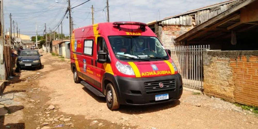 A vítima conhecida como 'Macumbinha' recebeu golpes de facão de um outro rapaz que fugiu após o ato