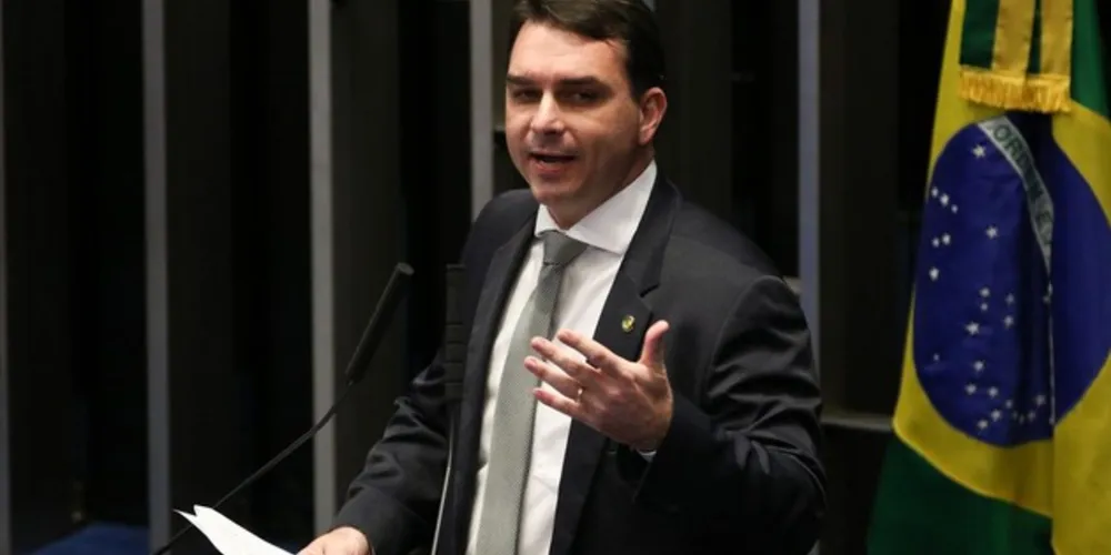 “Comigo, já são 3,3 milhões de recuperados”, postou o senador