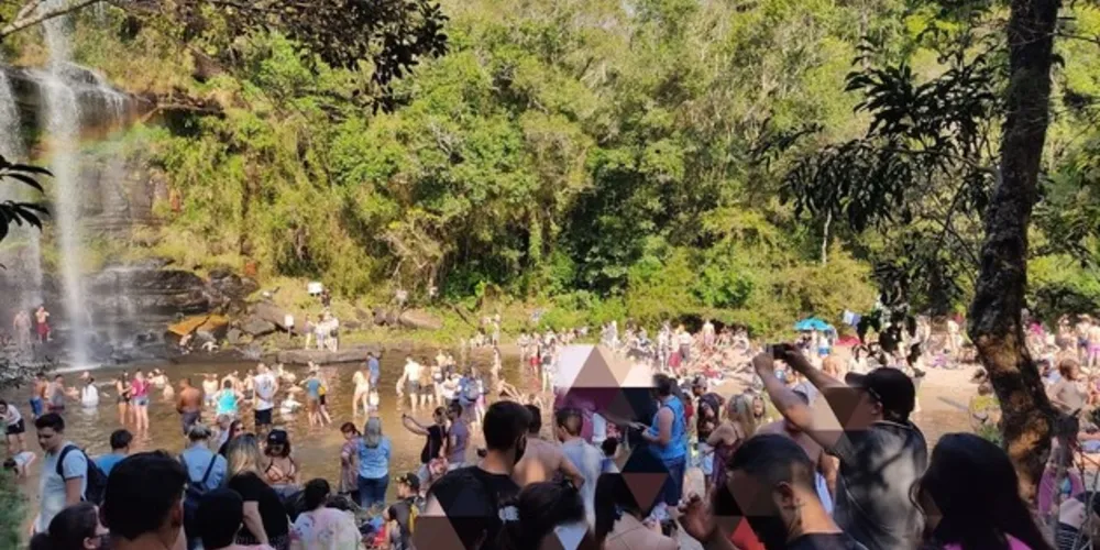 Cachoeira da Mariquinha teve alto número de visitante neste domingo
