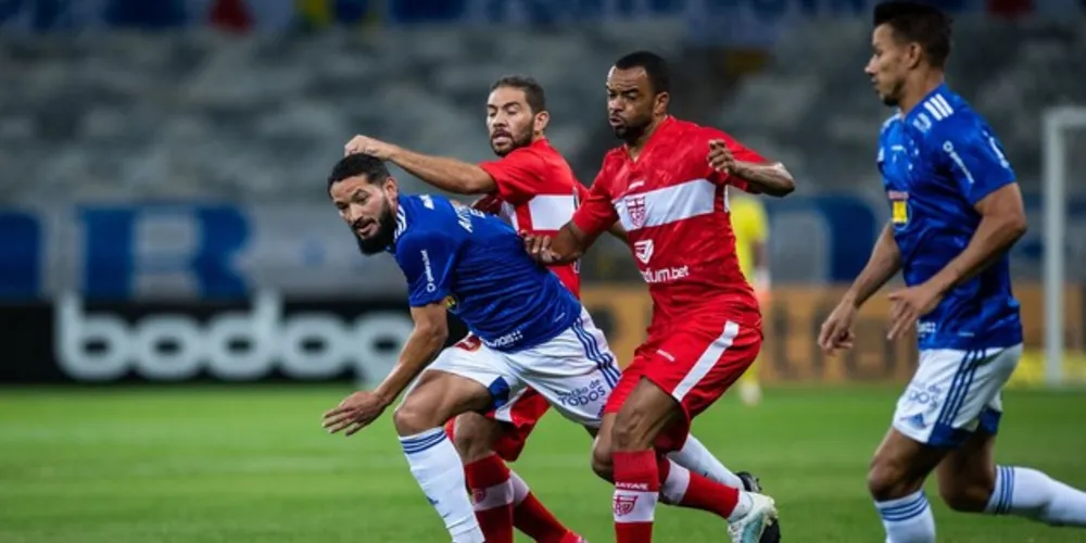 Raposa chega a sequência de cinco jogos sem vitórias