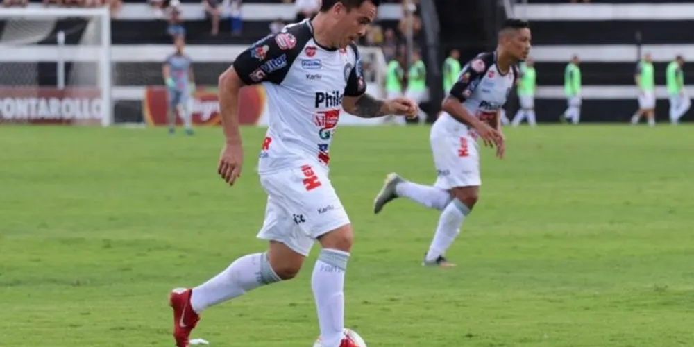 O atleta paraguaio, 25 anos, sai do alvinegro para jogar no CSA, clube que atuou em 2019 