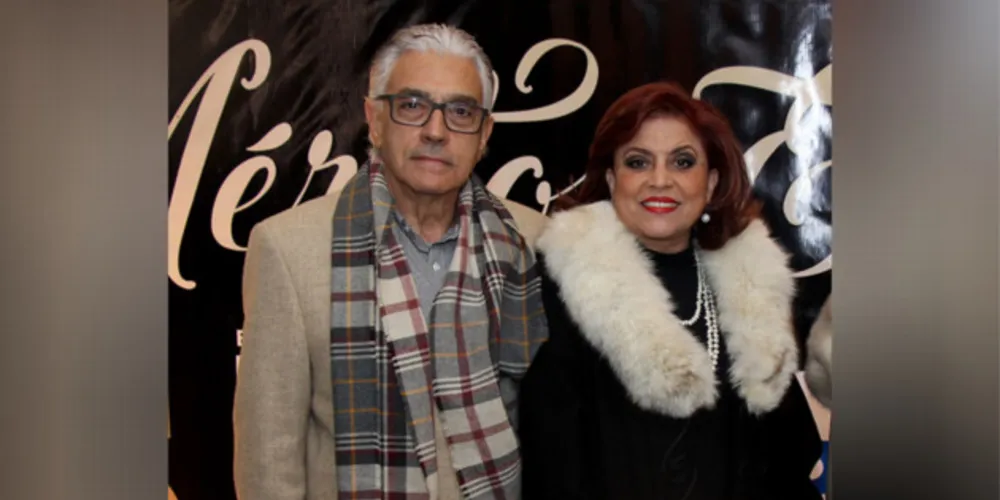 BRINDE A VIDA - O renomado médico Jorge Irapuan Ferreira da Cunha receberá as felicitações pela passagem de seu aniversário na próxima quinta-feira (10). No registro especial Jorge Irapuan e sua esposa Iclea Saliba Cunha. Da coluna RC os votos de prosperidade e alegrias