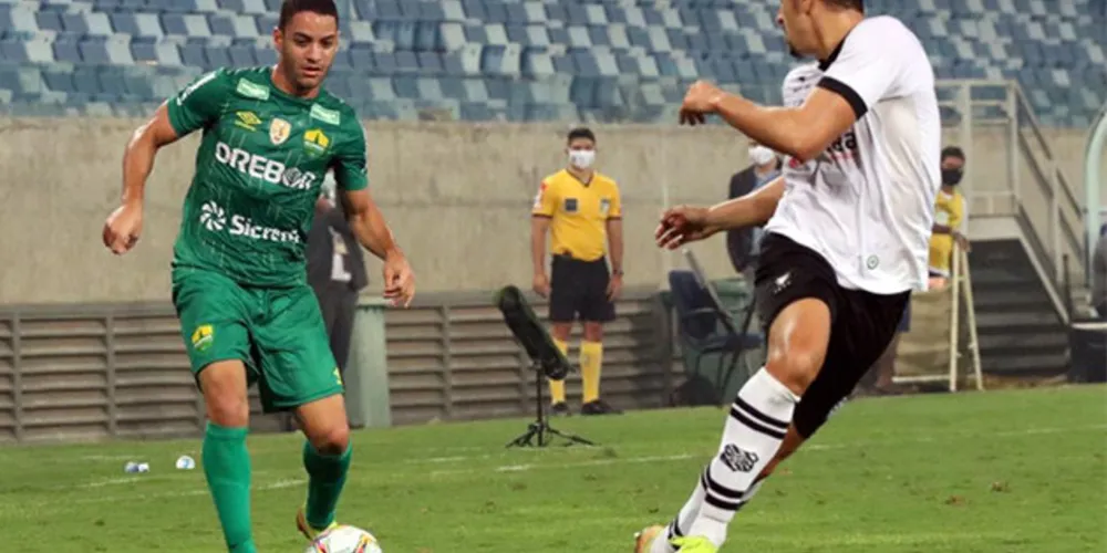 Equipes entraram em campo em busca de recuperação e não saíram do zero