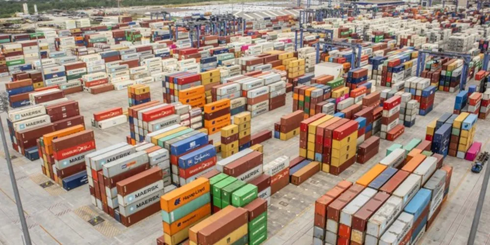 A alta na atividade portuária paranaense, em 2020, foi regular, com crescimento médio de 8% ao mês. O melhor mês do ano foi maio, com 5.717.200 toneladas.