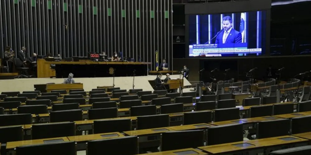 A proposta também prevê que a União disponibilize aos municípios R$ 3 bilhões para que as prefeituras apliquem em ações emergenciais de auxílio ao setor. 