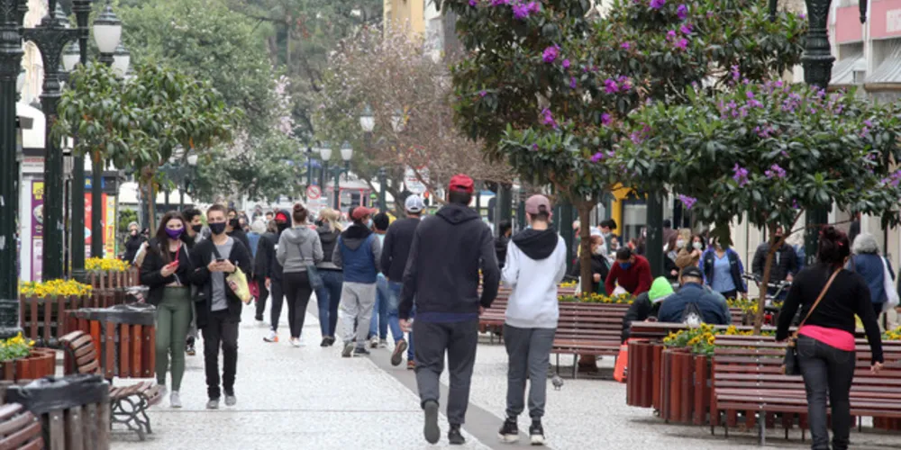 Pela primeira vez desde o início da pandemia o número de segmentos com aumento nas vendas superou o de grupos em baixa no fechamento do mês.