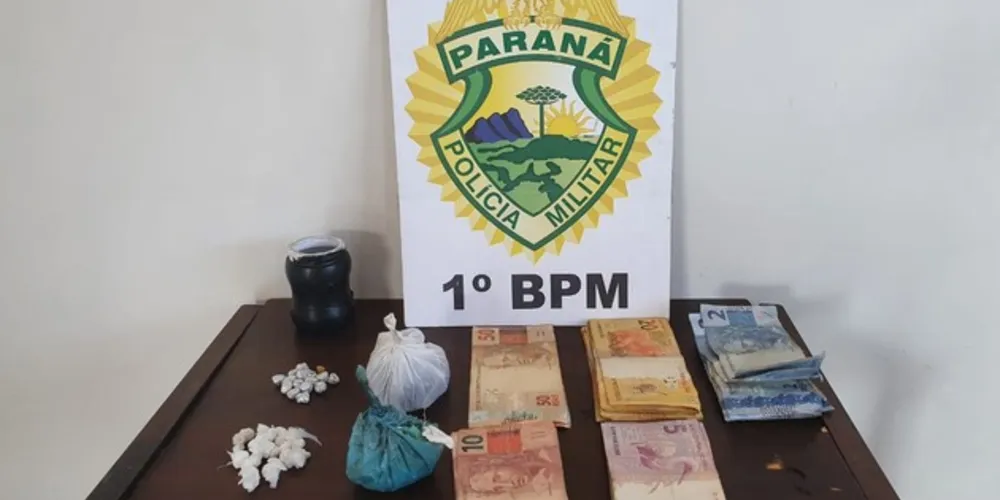 Suspeito tentou se livrar das drogas, mas Canil da PM foi acionado e cão de faro localizou os produtos