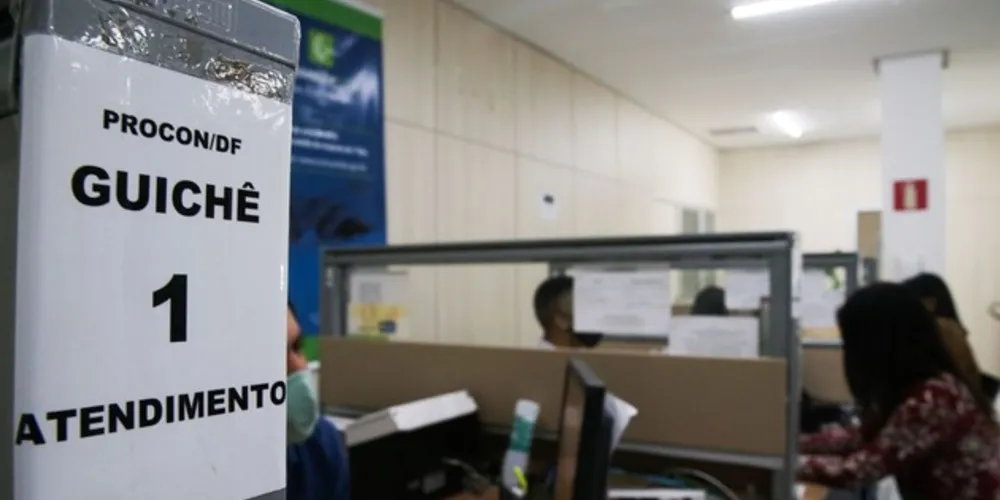 O código é anterior ao início da popularização da internet no Brasil.