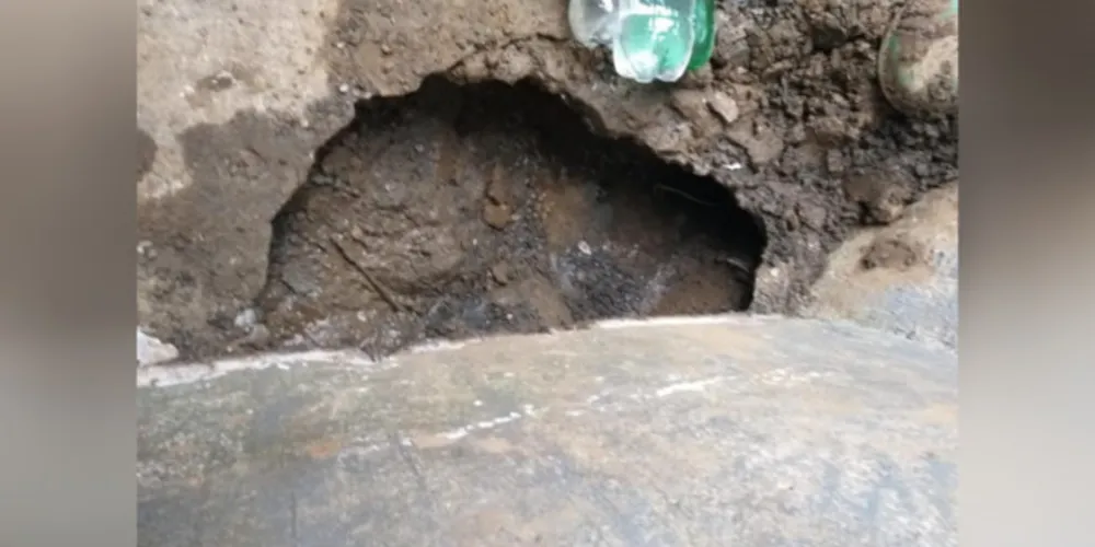 Um túnel foi encontrado na cadeia pública de Irati, na região do solário, com uma profundidade considerável