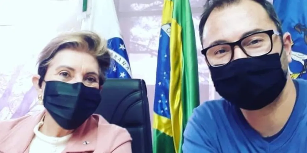 Daniel Milla foi um dos apoiadores a publicar fotos em apoio à professora