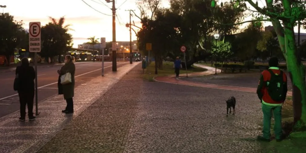 Com o frio intenso, mínimas abaixo dos 5ºC devem ser observadas em várias áreas, o que já pode ocasionar eventos de geada. 