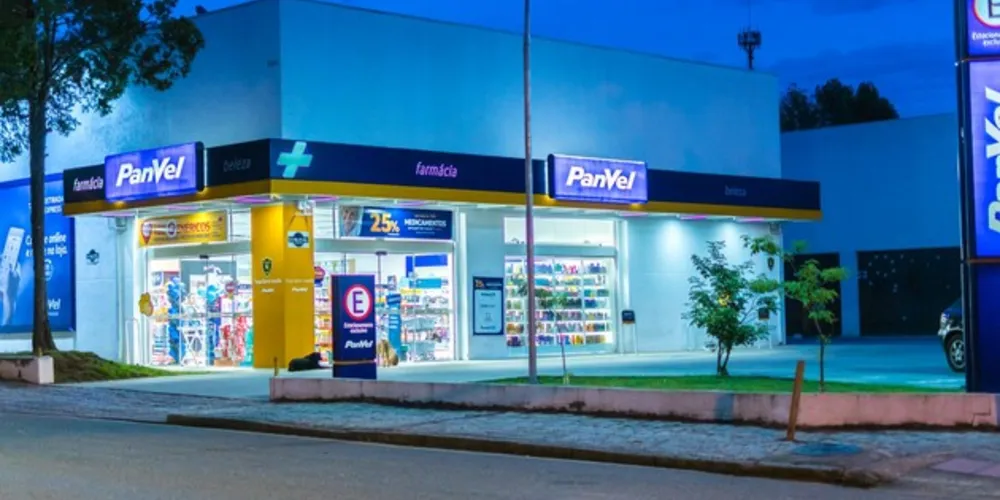 Para a função de Balconista é necessário ter Ensino Médio Completo e para Farmacêutico, Superior Completo em Farmácia e CRF ativo.