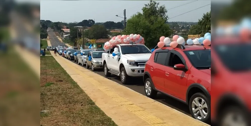 Carreata aconteceu na tarde desta sexta-feira