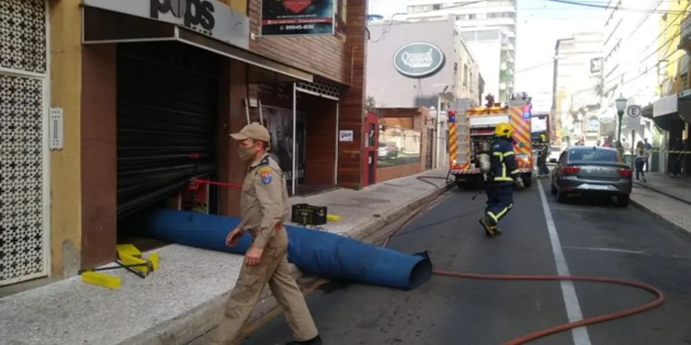 Princípio de incêndio atingiu um estabelecimento na região central 