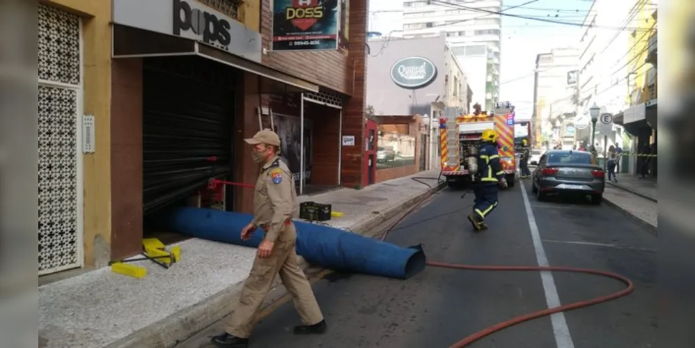 Princípio de incêndio atingiu um estabelecimento na região central 