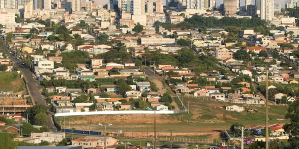 Município tem mais de 1,5 mil pessoas com o vírus ativo no organismo