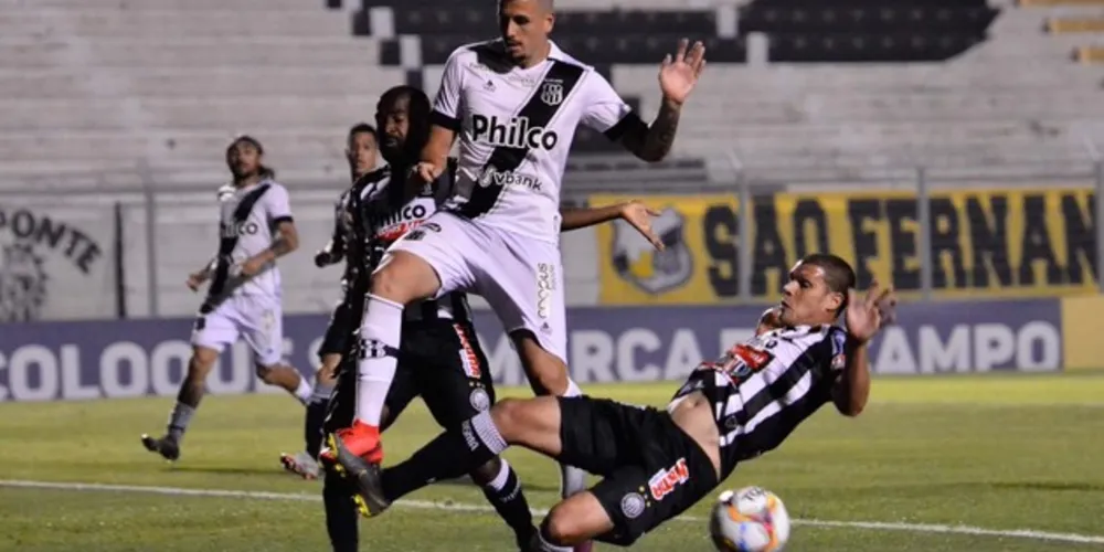 Partida foi disputada na noite deste sábado