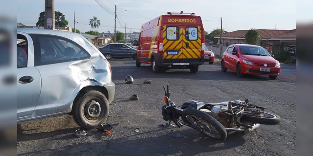 Adolescente bateu em um carro e foi parar no Pronto Socorro Municipal