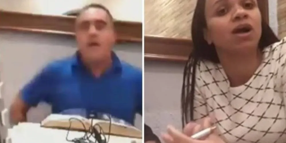 Após dar um tapa, ele se senta, passa as mãos no rosto e começa a cerimônia: “Aceitem a paz do senhor”