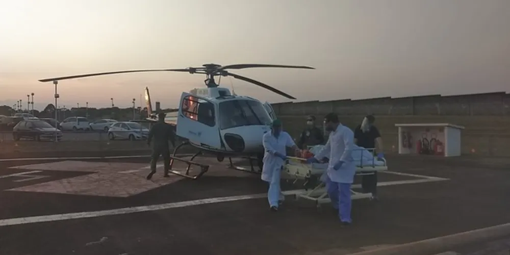 Jovem foi levado até o HU-UEPG com ferimentos considerados graves, com risco à vida