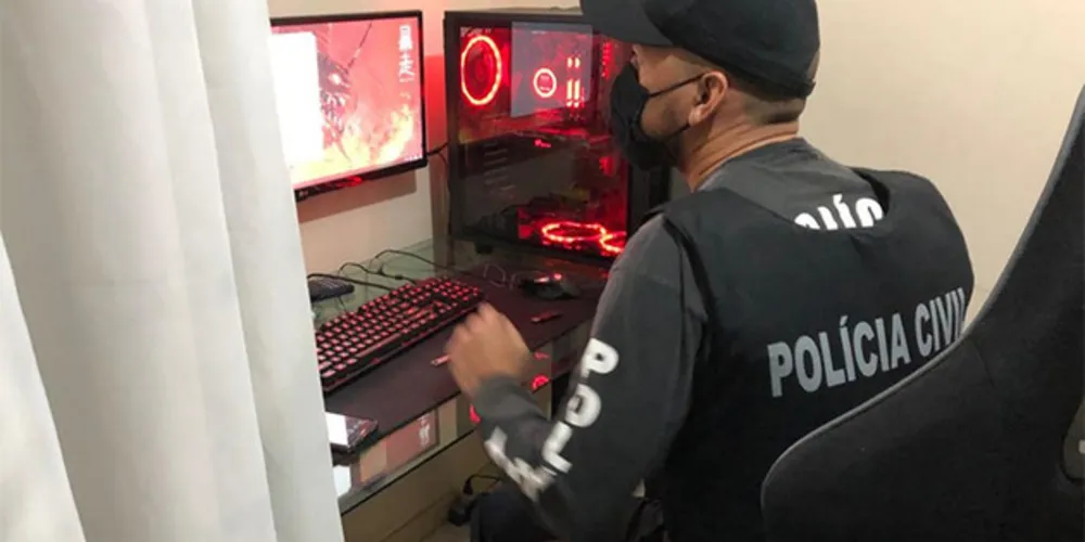 Mais de 150 policiais civis atuam na operação em 15 cidades paranaenses