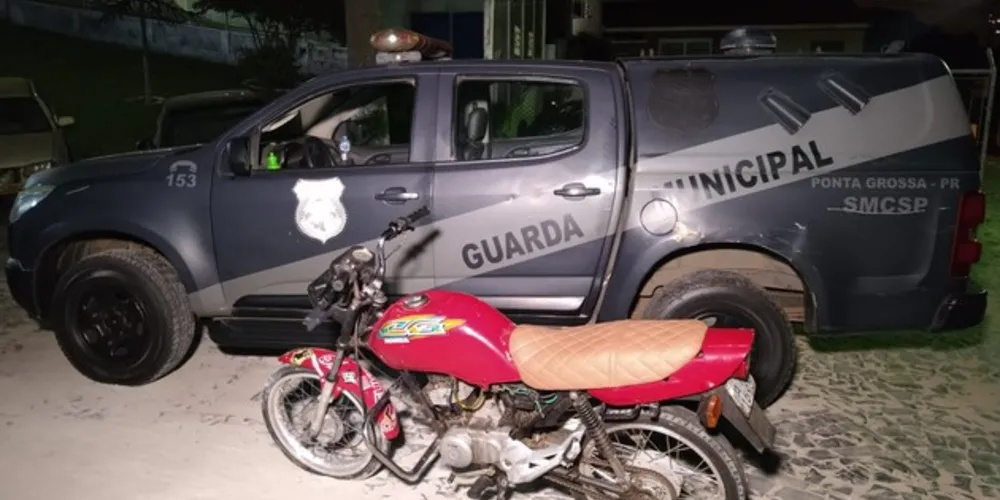 Rapaz foi conduzido à 13ª Subdivisão Policial depois de ser flagrado fazendo manobras perigosas com moto