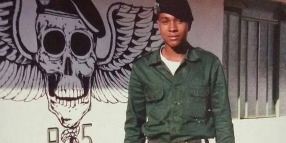 Mauro publicou foto da carreira militar há alguns dias