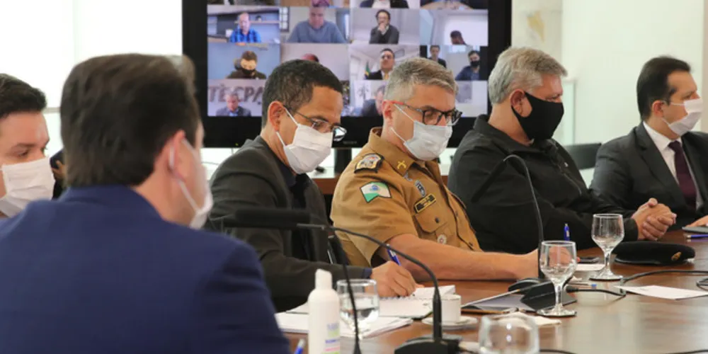Teletrabalho pode continuar para quem se enquadra em grupos de risco.