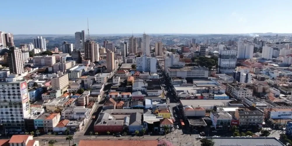 Objetivo do programa é ajudar os municípios do Paraná a se estruturarem no enfrentamento da crise. Proposta também visa a retomada econômica no pós-pandemia