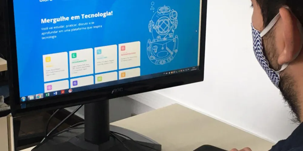 Entre as opções, criação de aplicativos, games, sites para web e mobile, produção e edição de fotos e vídeos, podcasts, programação em Java e HTML.