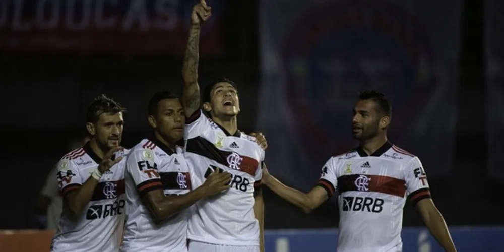 Rubro-negro teve 11 ausências, sendo sete contaminados pelo vírus