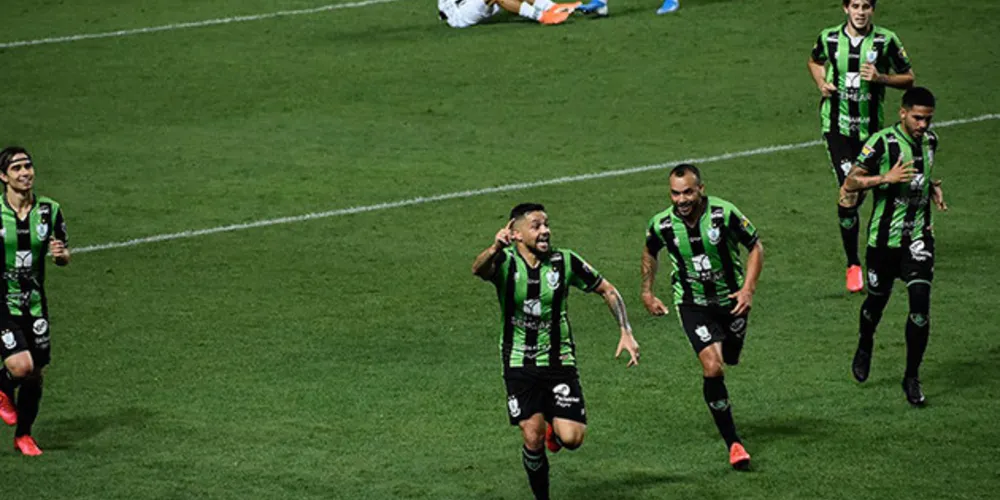 América-MG tem início avassalador e vence a Ponte por 3 a 1