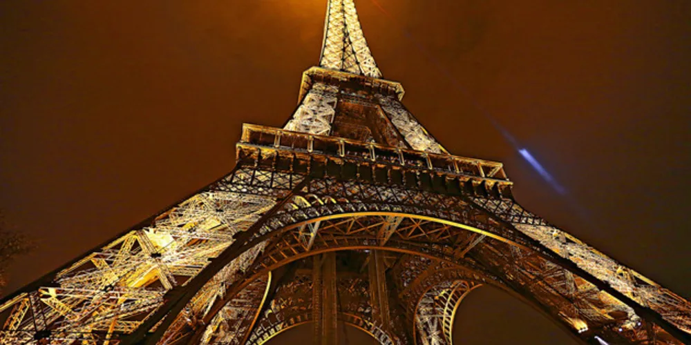 A fonte não pôde confirmar se o esvaziamento ocorreu após uma ameaça de bomba, como noticiaram alguns veículos de comunicação.