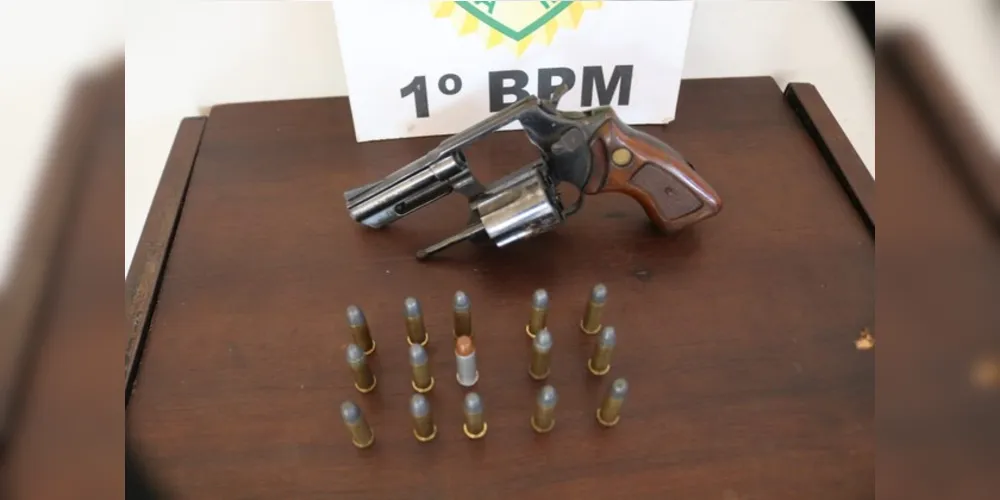 Arma foi apreendida e homem acabou preso em flagrante