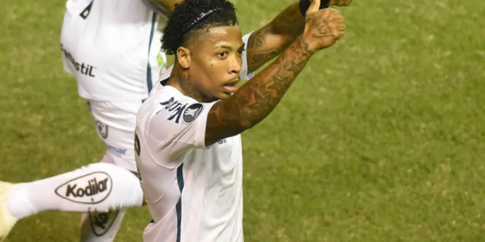 Marinho marcou um dos gols da vitória sobre o Delfin no Equador