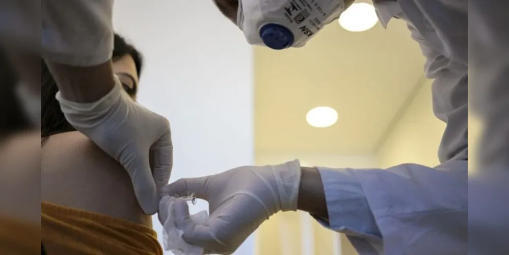 Com a diversificação de possíveis fornecedores, aumentam as chances de acesso da população brasileira à vacina no menor tempo possível. 